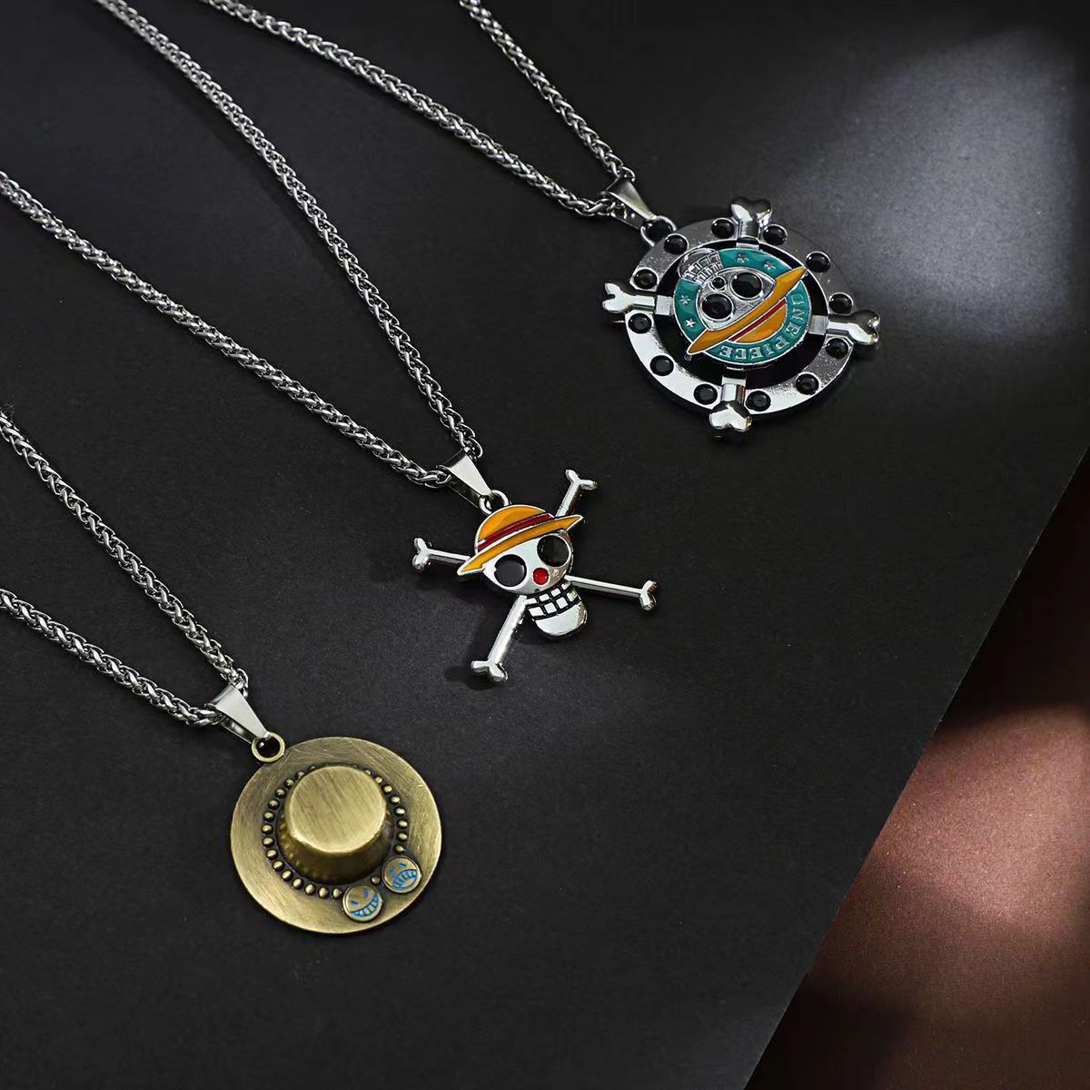 Luffy,Law,Zoro,Ace 360° Rotatable Necklace