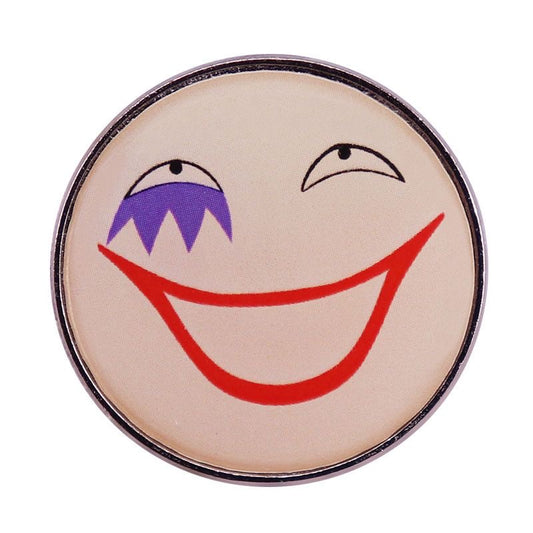 Corazon Smile Pin